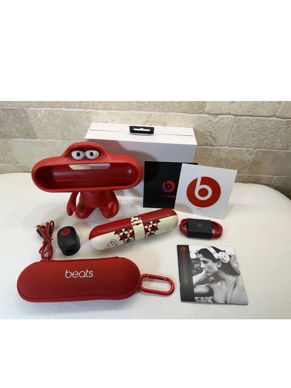 Beats by Dr. Dre Pill 2.0 Speaker (Barry McGee Limited Edit and Bundle 200 Made